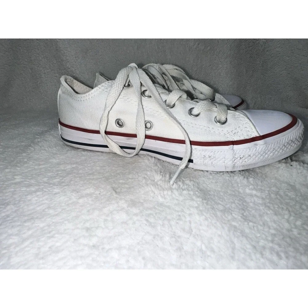 Kids White Converse All Star Chuck Taylor Youth Size 2 *Missing Insoles*